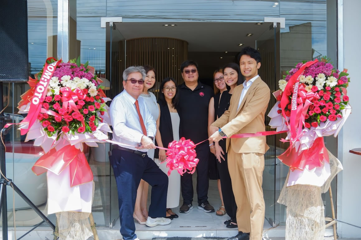 in-philippines-robins-design-gallery-unveils-revamped-showroom-in-davao-city-featuring-totos-elegant-collection